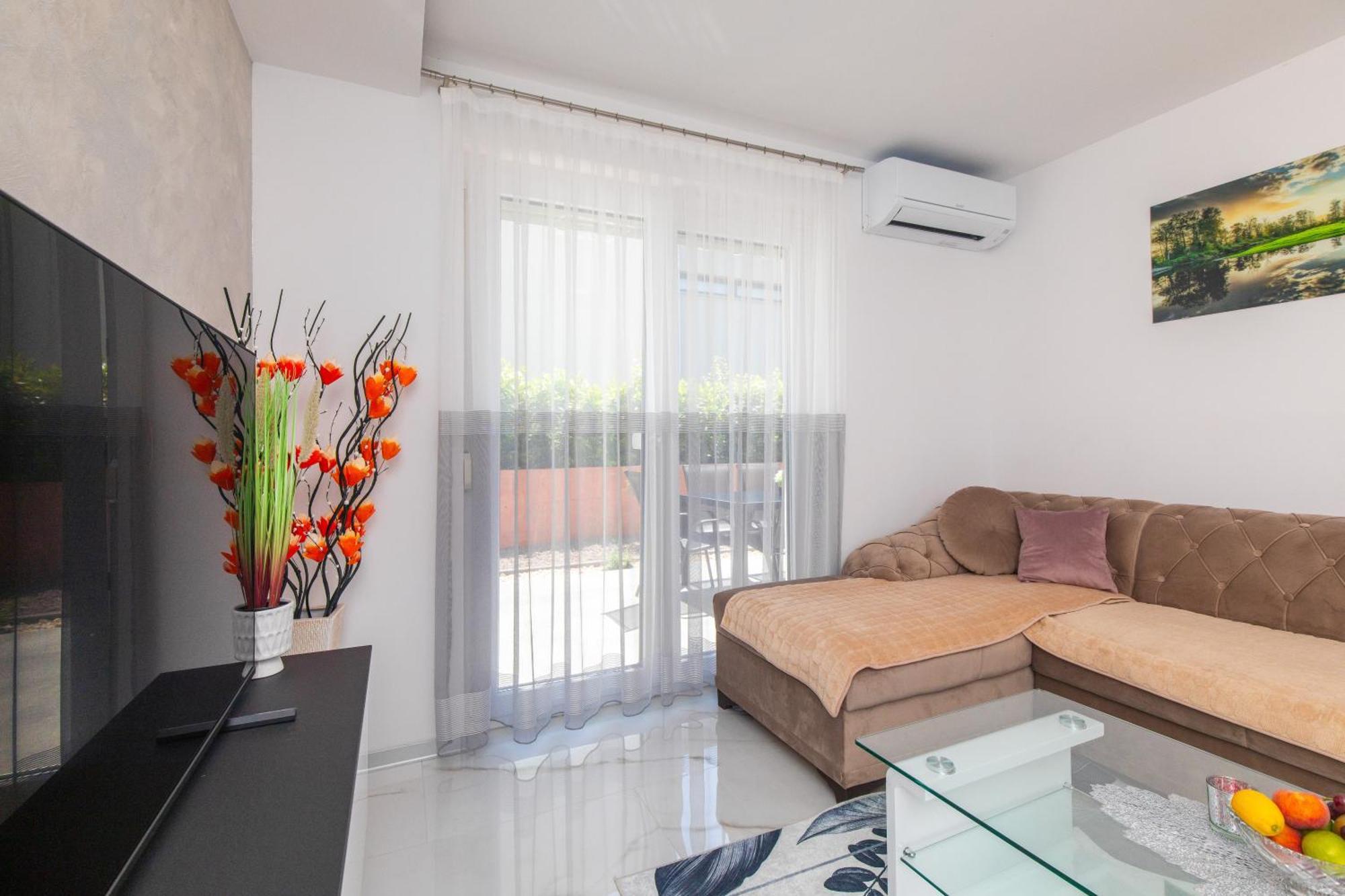 Majetic Apartment *